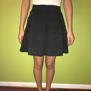 Honey Pinch Black flair skirt size small